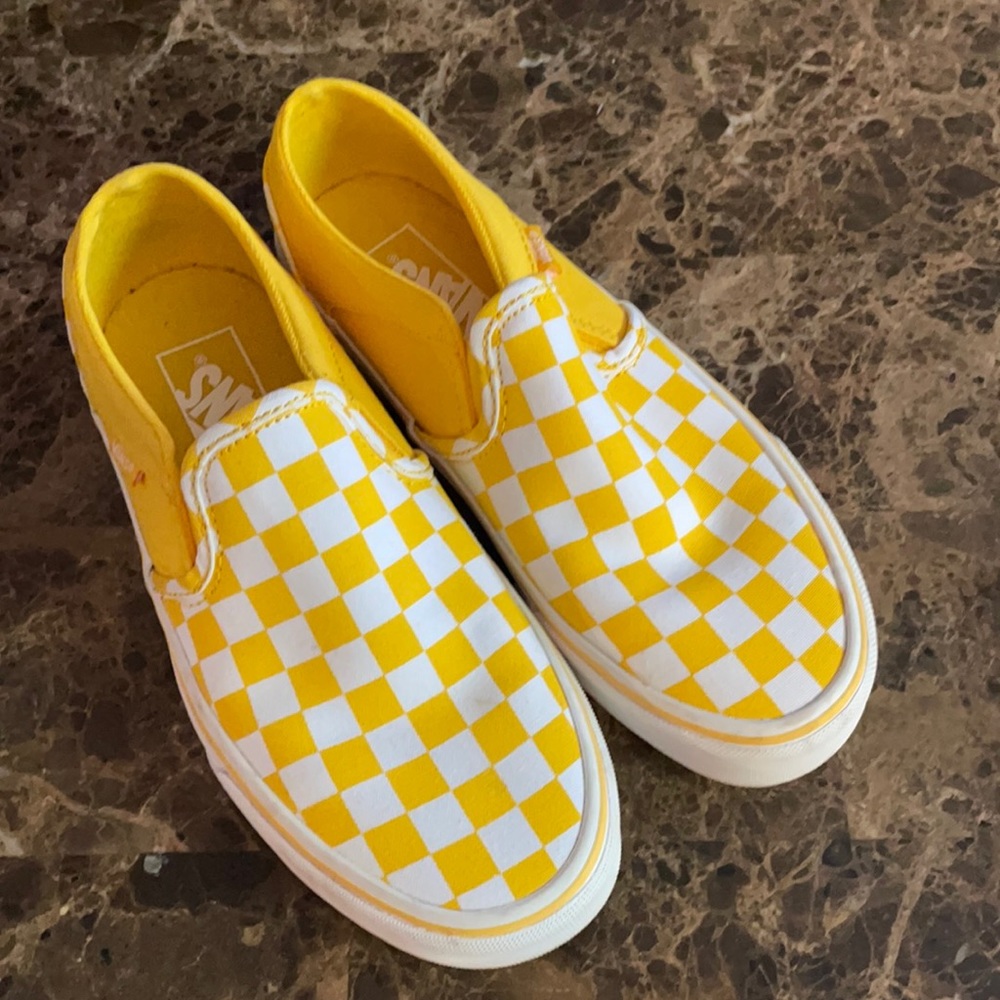 LIKE NEW!! NO BOX BRIGHT YELLOW SLIP ON VANS